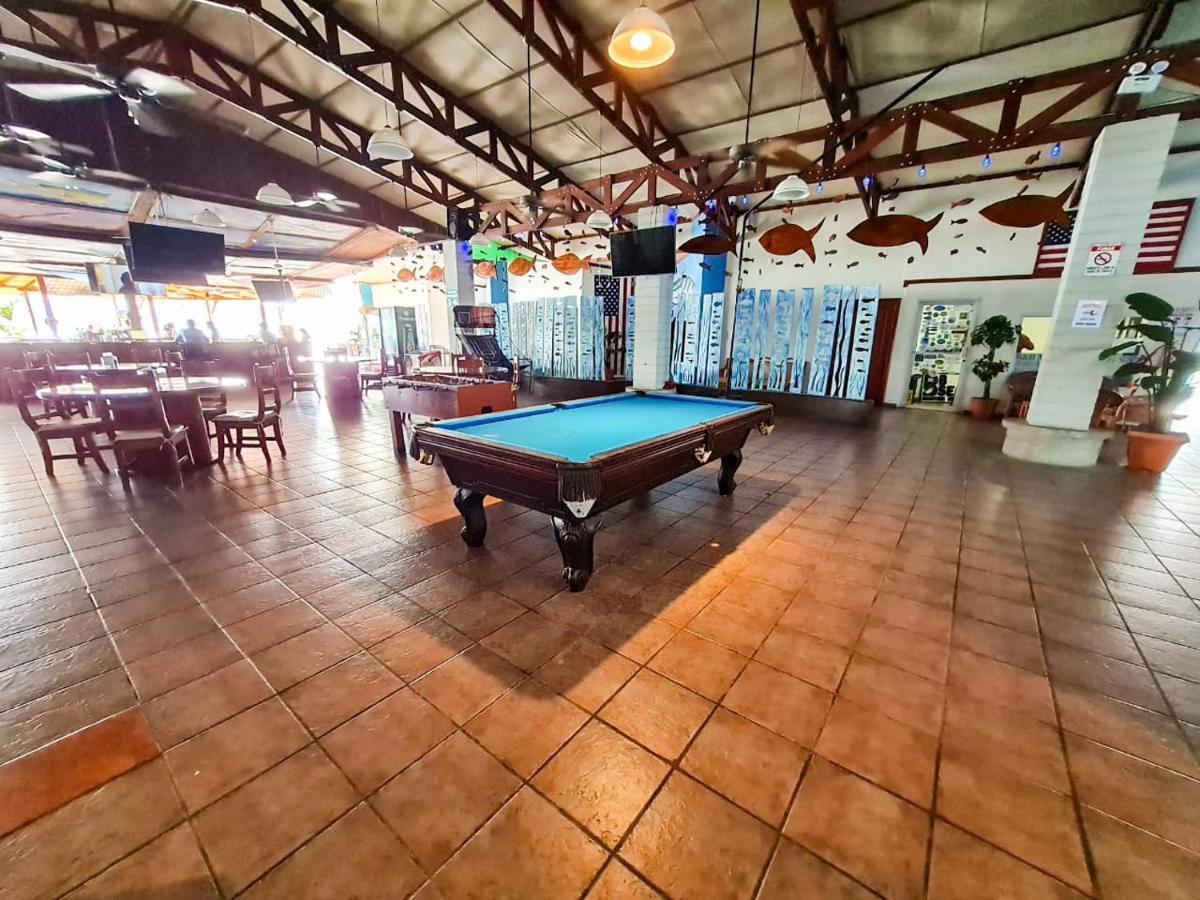 Fish Hook Marina Hotel